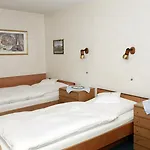 Pensión Haus Isenburg Neu-Isenburg