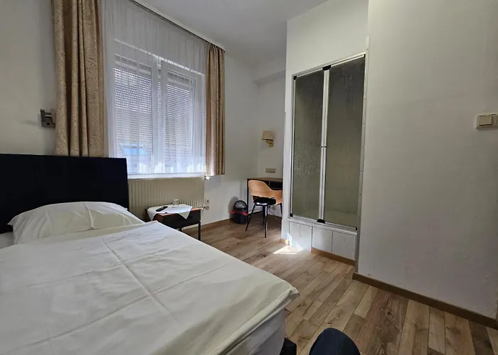 Haus Isenburg Guest house