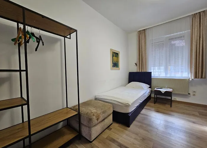 Haus Isenburg Guest house 3*